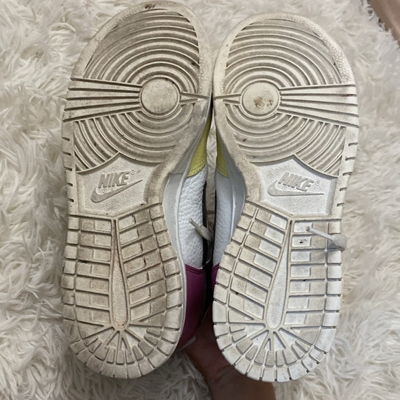 Nikes - Picture 4 of 4